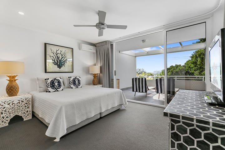 APARTAMENTO 1 con vista al jardín, dormitorio tamaño king