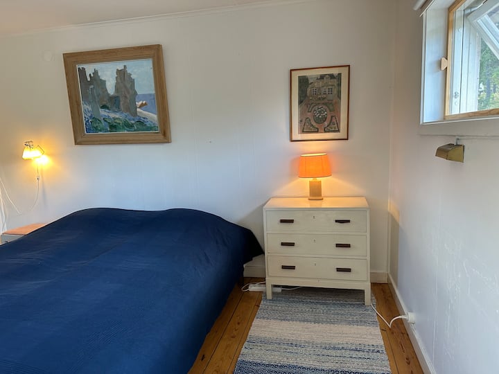 主卧室有两张90 * 200的床。