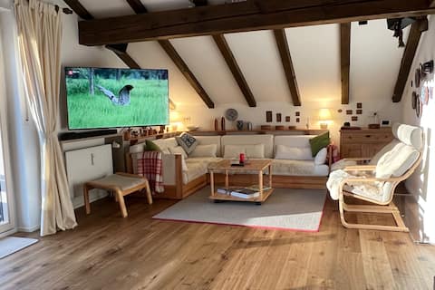 Leistungsstarkes Airbnb: Castle view- Cozy apartment in the attic in Schwangau
