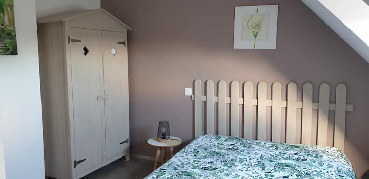 spavaća soba na katu s krevetom od 140 kreveta i 90 kreveta