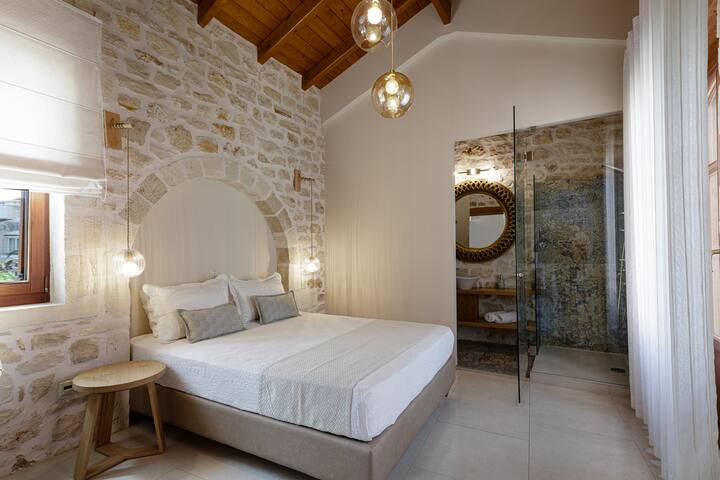 Villa Rogdia with heated pool, Atsipopoulo center gallery image 3