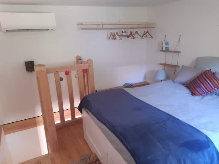 de la habitación a la escalera.
Espacio armario
Clim reversible
