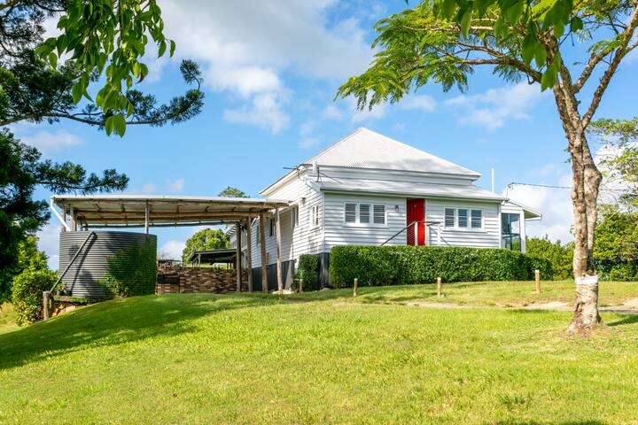 Thirlestane Farm Cottage & Barn-Cooroy gallery image 2