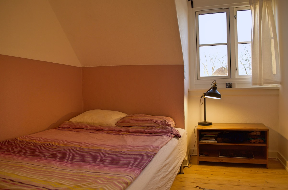 ห้องนอน 2 (เตียงขนาด 140 ซม.)