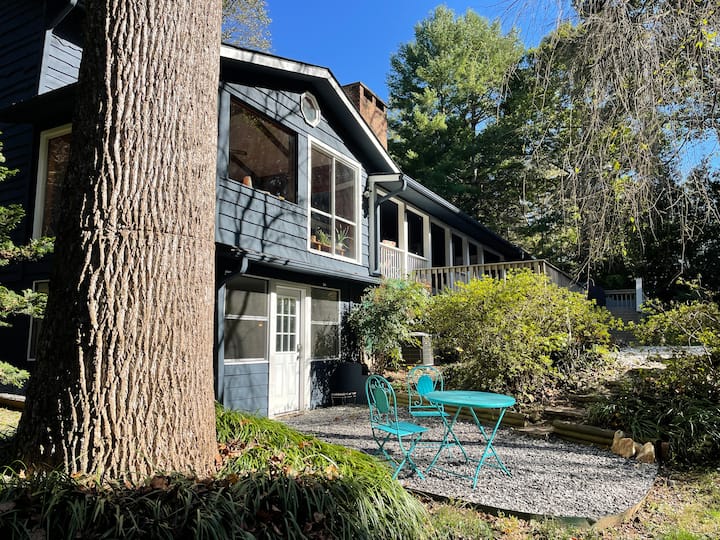 Private Apartment on Beautiful Grounds, Landrum SC Apartments for
