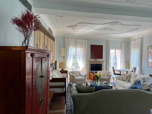 Superb Grand Canal 3BR Apart-Views-Terrace-Central gallery image 4