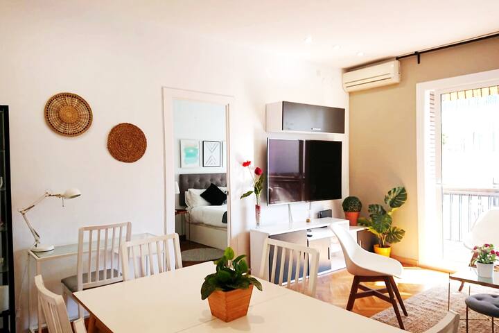 Great 5bd/3ba apartment in Eixample Aribau gallery image 2