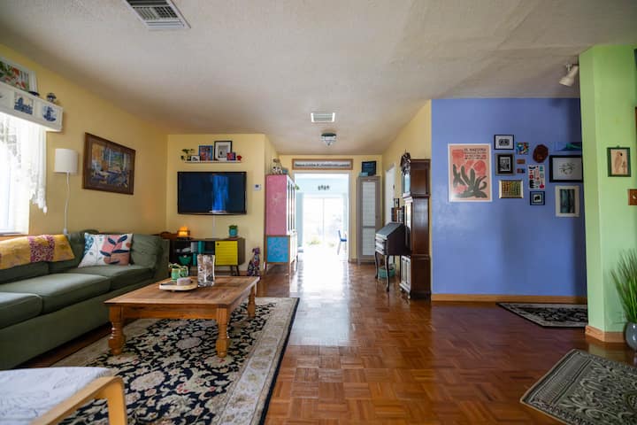 Luckyhousewpb: Fun Pool Home Close To The Beach - Palm Beach Zoo, West Palm Beach