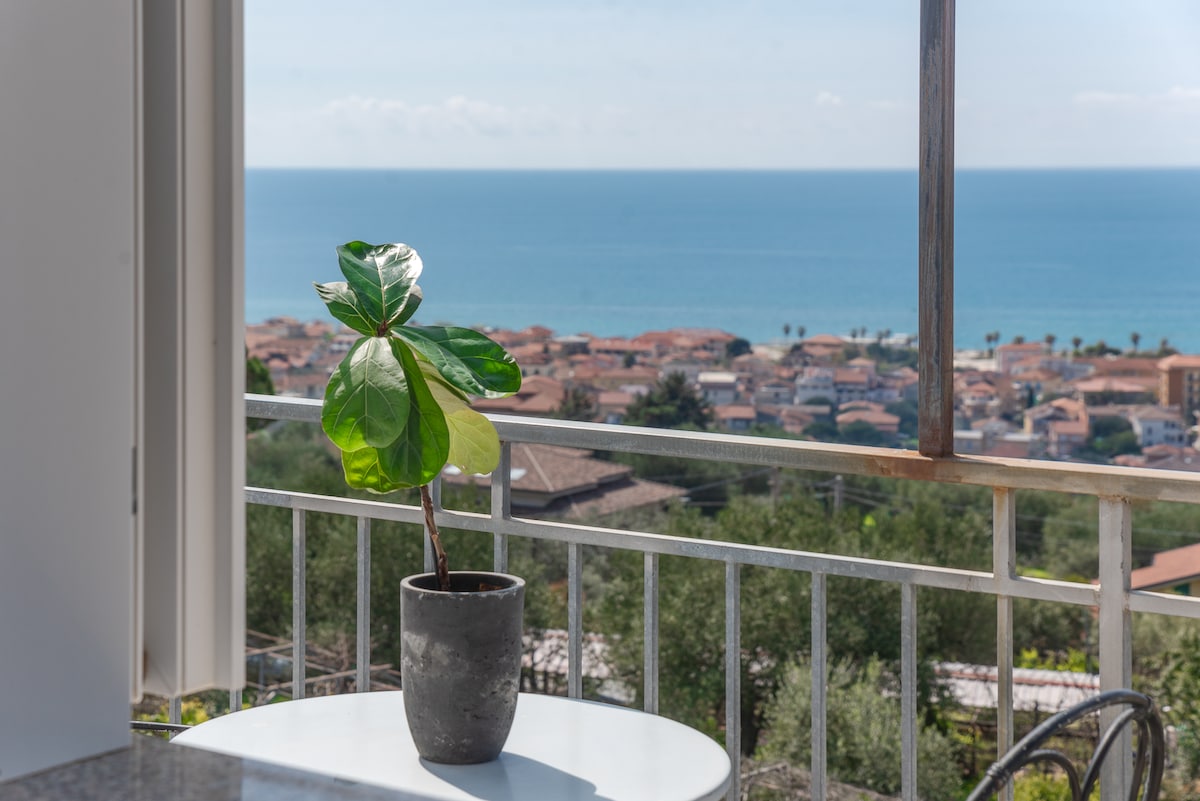 Propriété Airbnb réussie: ONE SUITE - Apartment in a villa with a sea view à Ascea