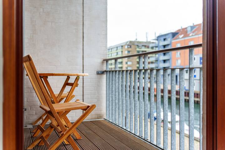 Charming Christianshavn Apartment with Canal Views gallery image 5