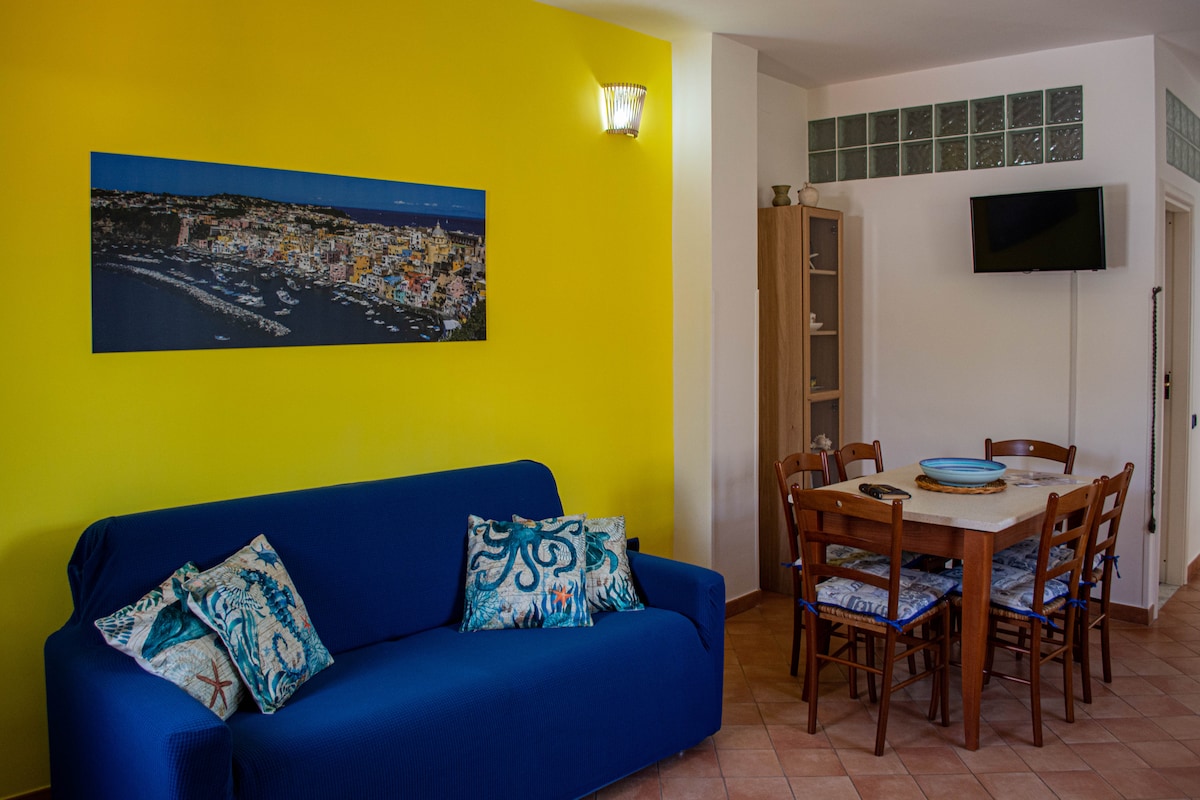 Popular Airbnb listing: Da Zì Marì, A Pearl on the sea! in Procida