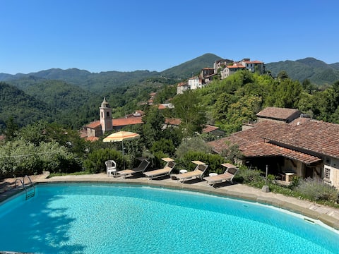 Podere Beatrice 20P large pool, WiFi near 5 Terre