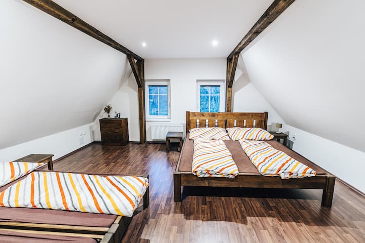 1号卧室，可供4人入住