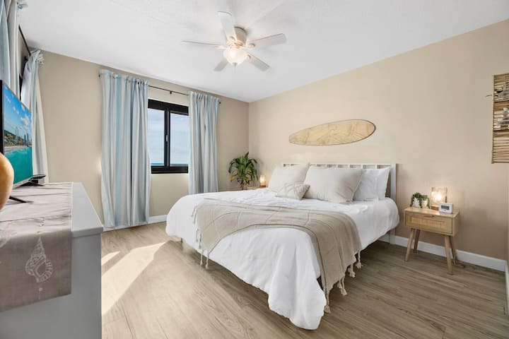 Dhomë gjumi King master me banjë të kompletuar dhe hyrje në ballkon.
https://youtu.be/w5_ou7-MAp8 
https://youtu.be/WWjhA2RlHN8