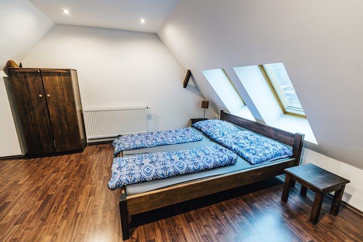 Спална соба за 3 лица