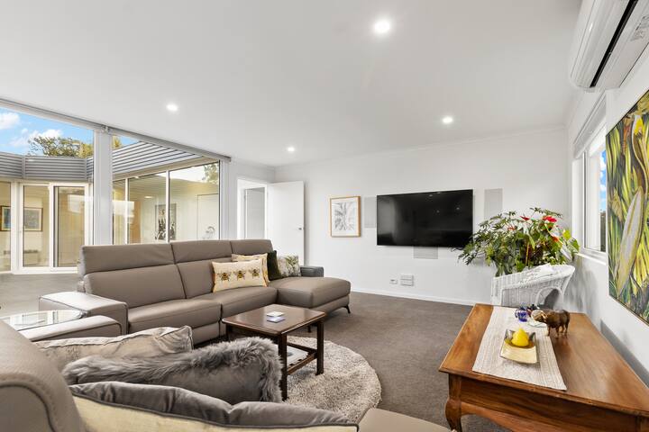 Riverside Lake House, Launceston gallery image 4