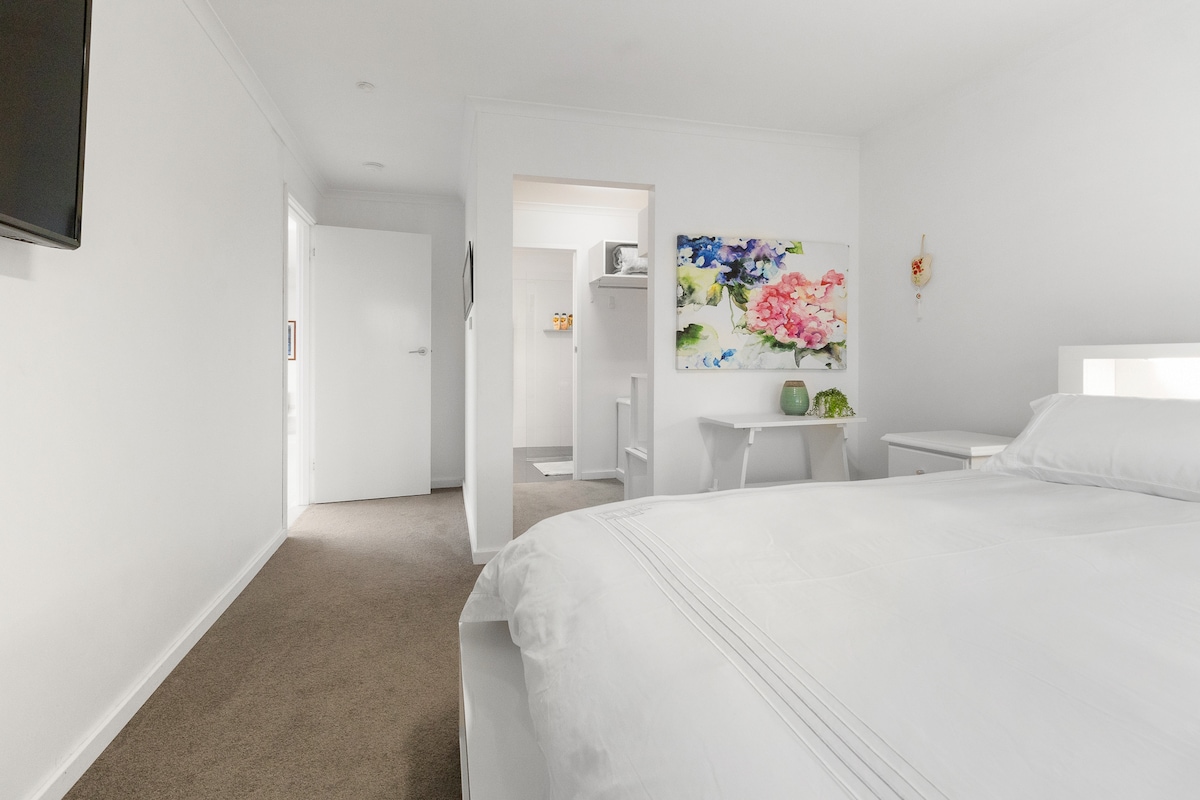 فقط أفضل البياضات على الأسرّة عالية الجودة تجعل التسلق للنوم في الليل لحظة من النعيم.