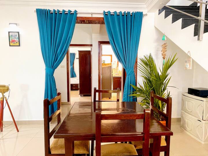 Dining area image 1