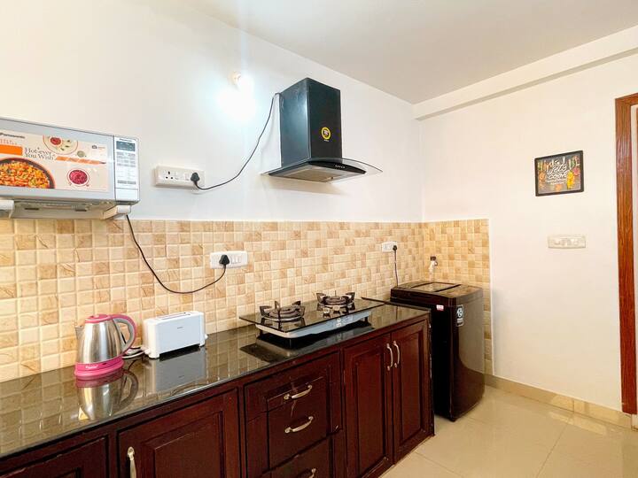 Full kitchen image 1