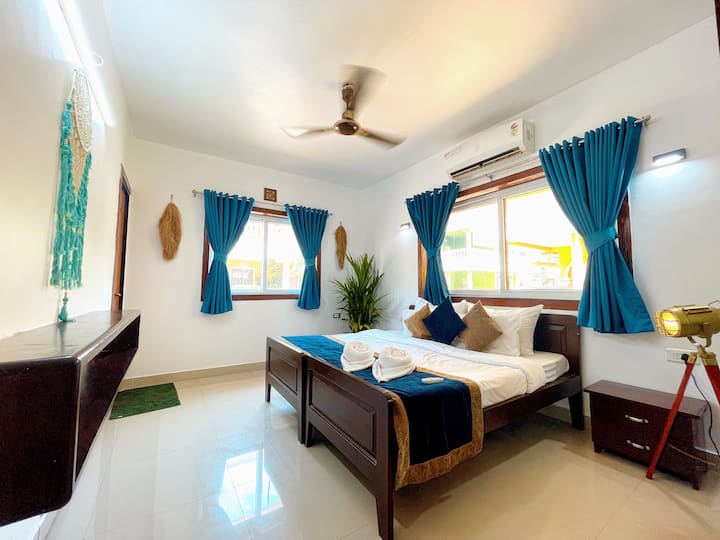 Bedroom 1 image 3