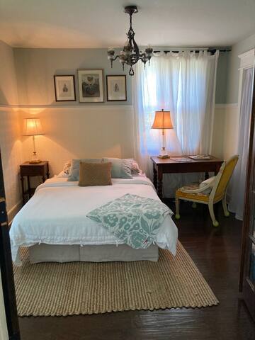 The Holly House gallery image 4