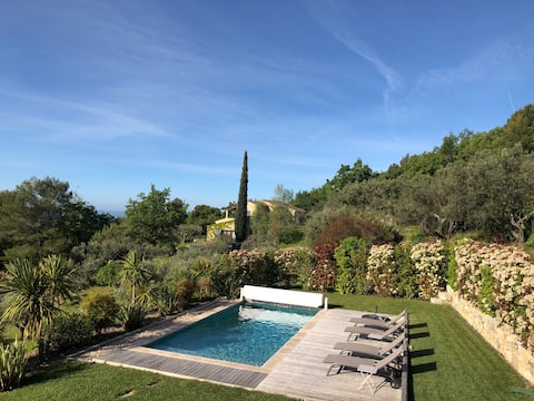 Beautiful Bastide with panoramic view, pool, Wi-Fi, in-out