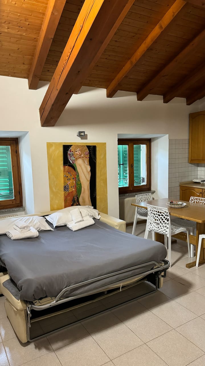 Family Retreat - One Bedroom Penthouse Apartment - Limone Sul Garda