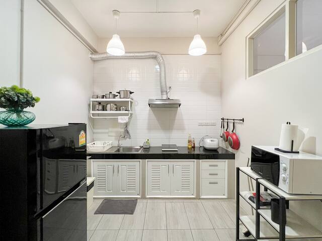 Neveu:The Club, 5 bedrooms Apt@MRT Sutthisan gallery image 4