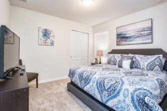 CHUMBA CHA KULALA CHA 4 AINA YA KING