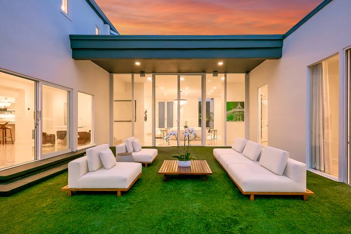 The Beverly Hills Palace gallery image 4