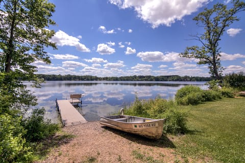 Riverfront Cabin with kayaks and canoe