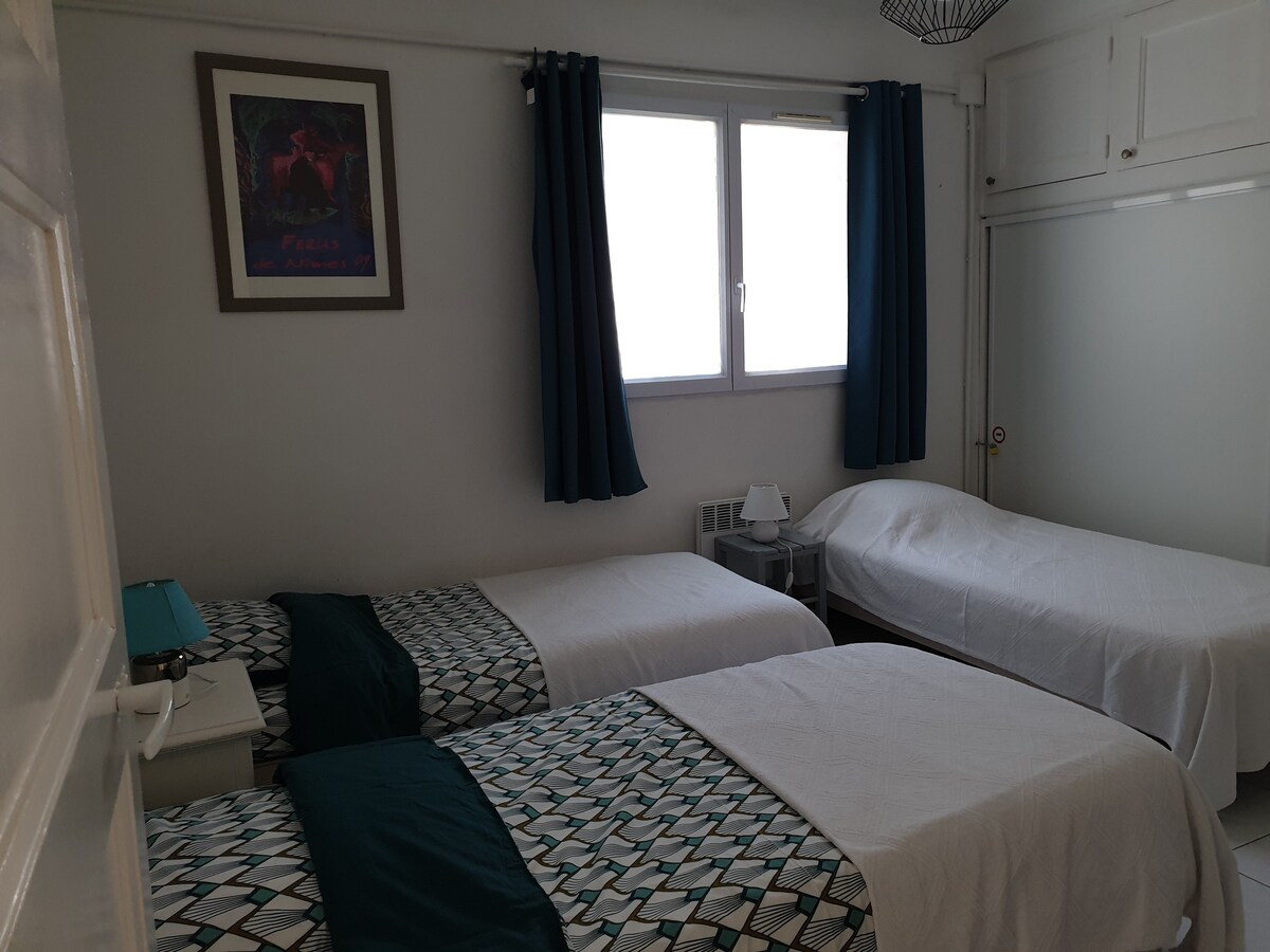 спална соба 3 кревета 90