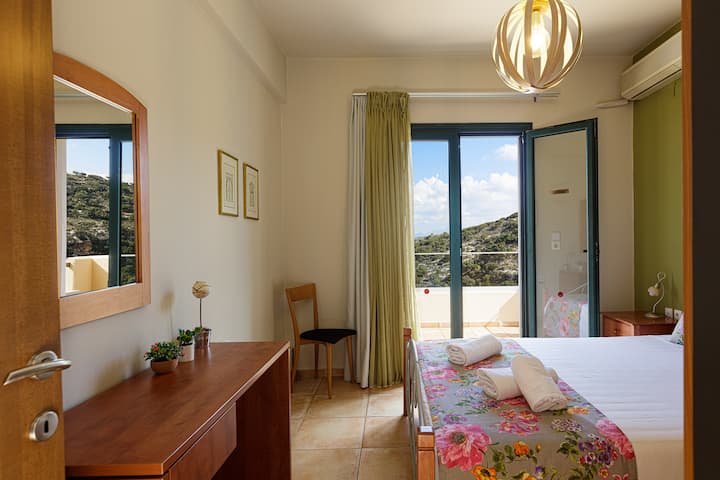 Villa Milli can accommodate 8 people in its 4 bedrooms.