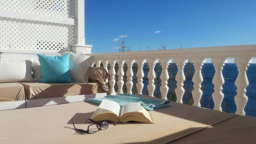 Beautiful villa sea view 300mt from the beach gallery image 4