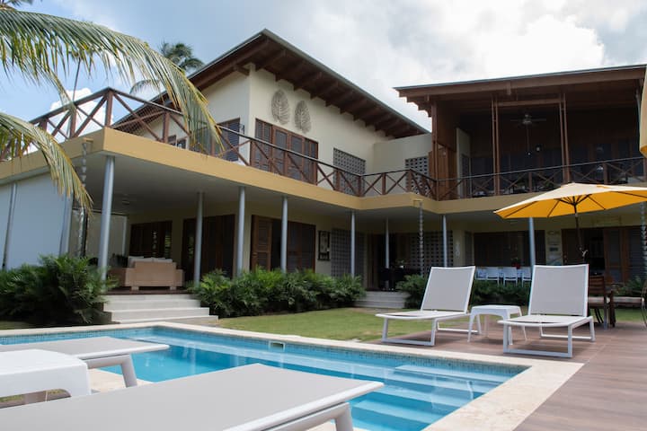 Villa Mo El Portillo, Disfruta De Esta Maravillosa Villa A Pasos De La Playa. - República Dominicana