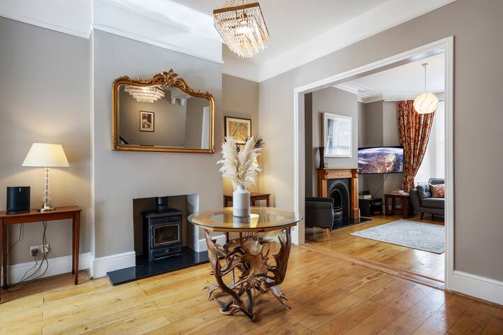 Central London house, easy walk to London Eye gallery image 2