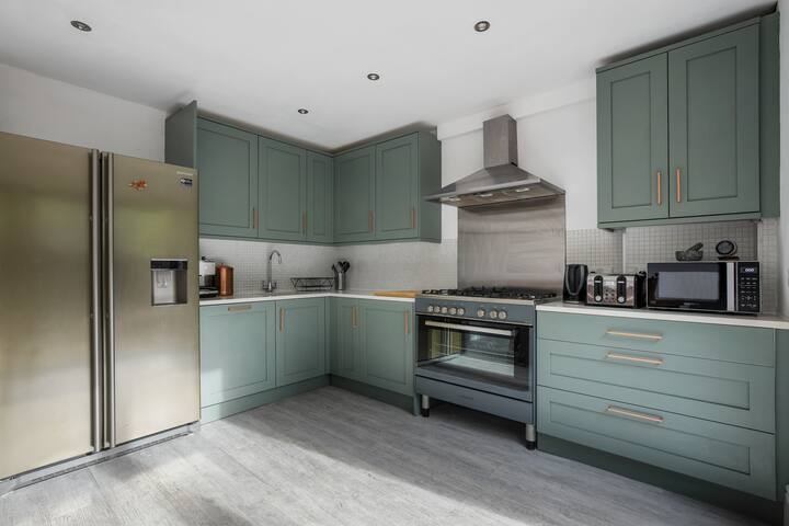 Central London house, easy walk to London Eye gallery image 5