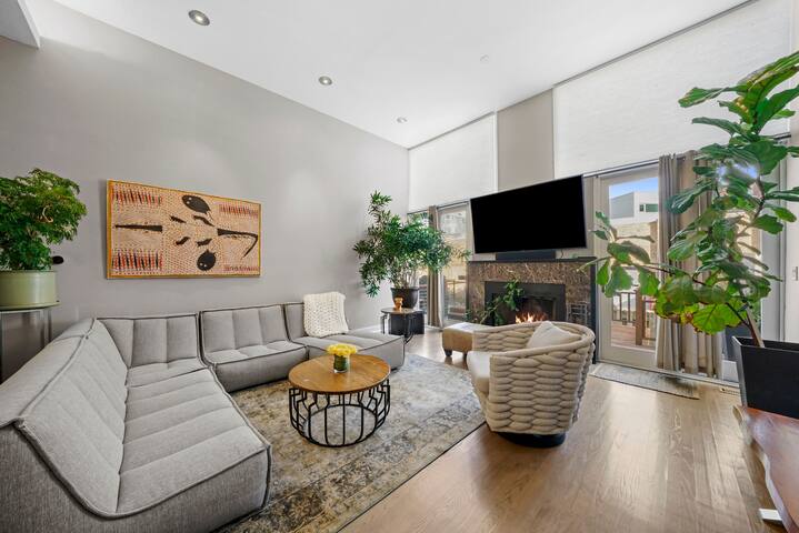 Beautiful Spacious RiverWest Townhome 4-Bed/4-Bath gallery image 2