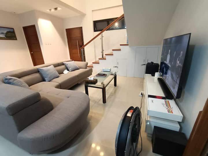 3 Br Exclusive Gated Home In Manila - Bacoor