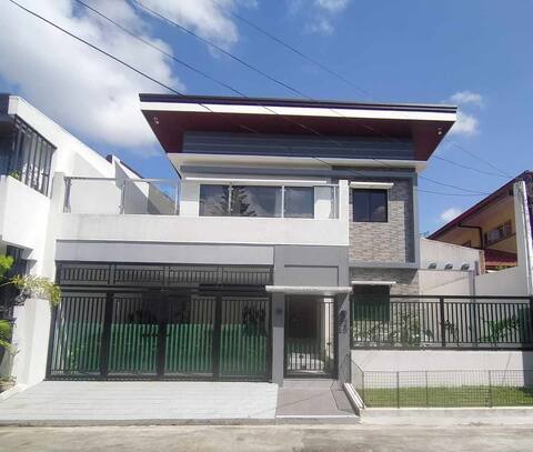 3 BR Exclusive Gated Home in Manila