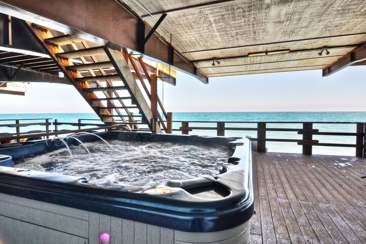 Beachfront Paraiso Villa +RoofTop +Private Beach gallery image 2