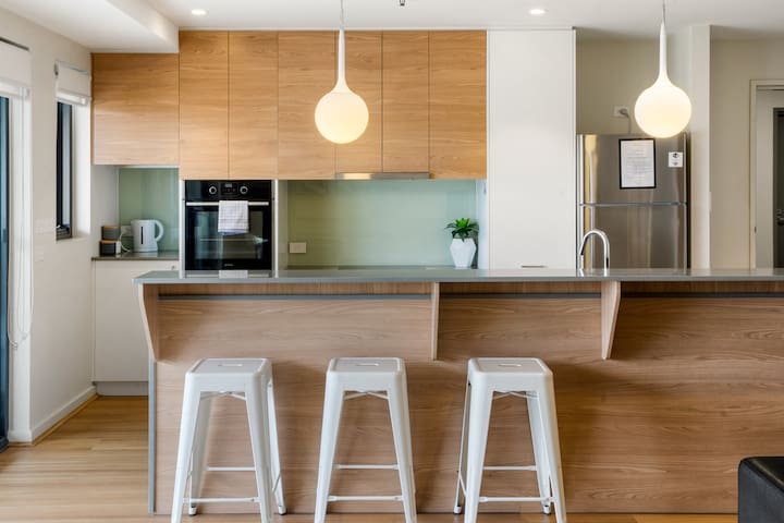 Kangaroo Bay Apartments – Accessible (Apt #5)