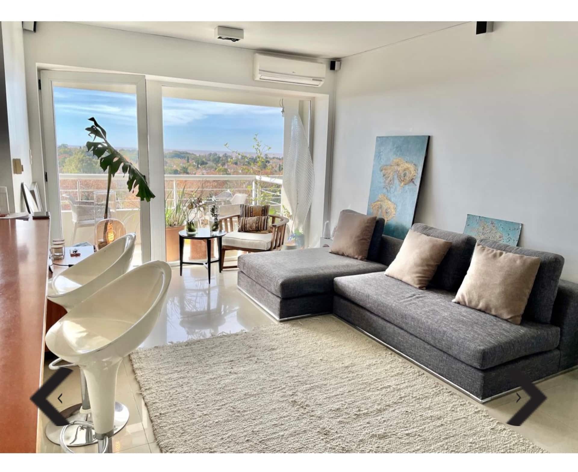 Sightseeing 1 Bedroom condo with pool