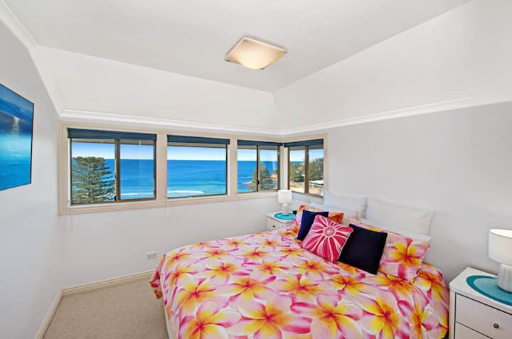 חדר שינה 2 עם נוף לים ומיטת קווין סייז