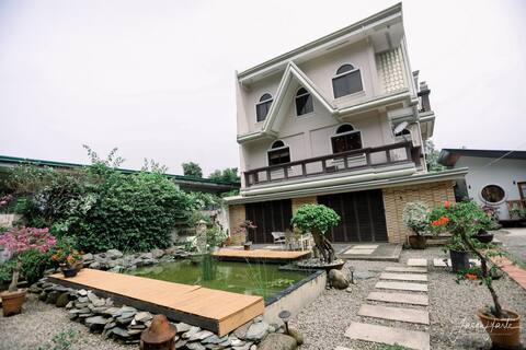 GuestHouse: Spacious & Stylish Home in Daet
