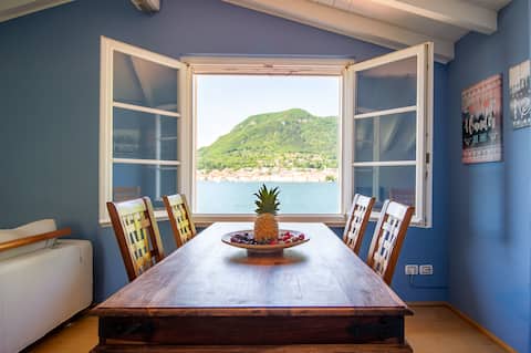 Proprietà Airbnb di successo: A windoow on the gulf a San Felice Del Benaco