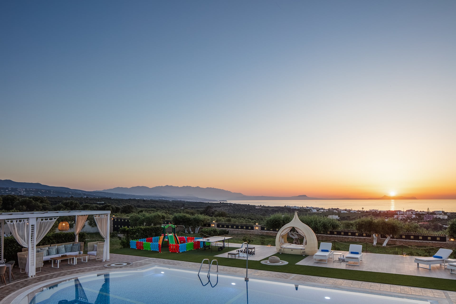 Sunset & Privacy: 100m² Pool & Heated Indoor Pool — foto 2