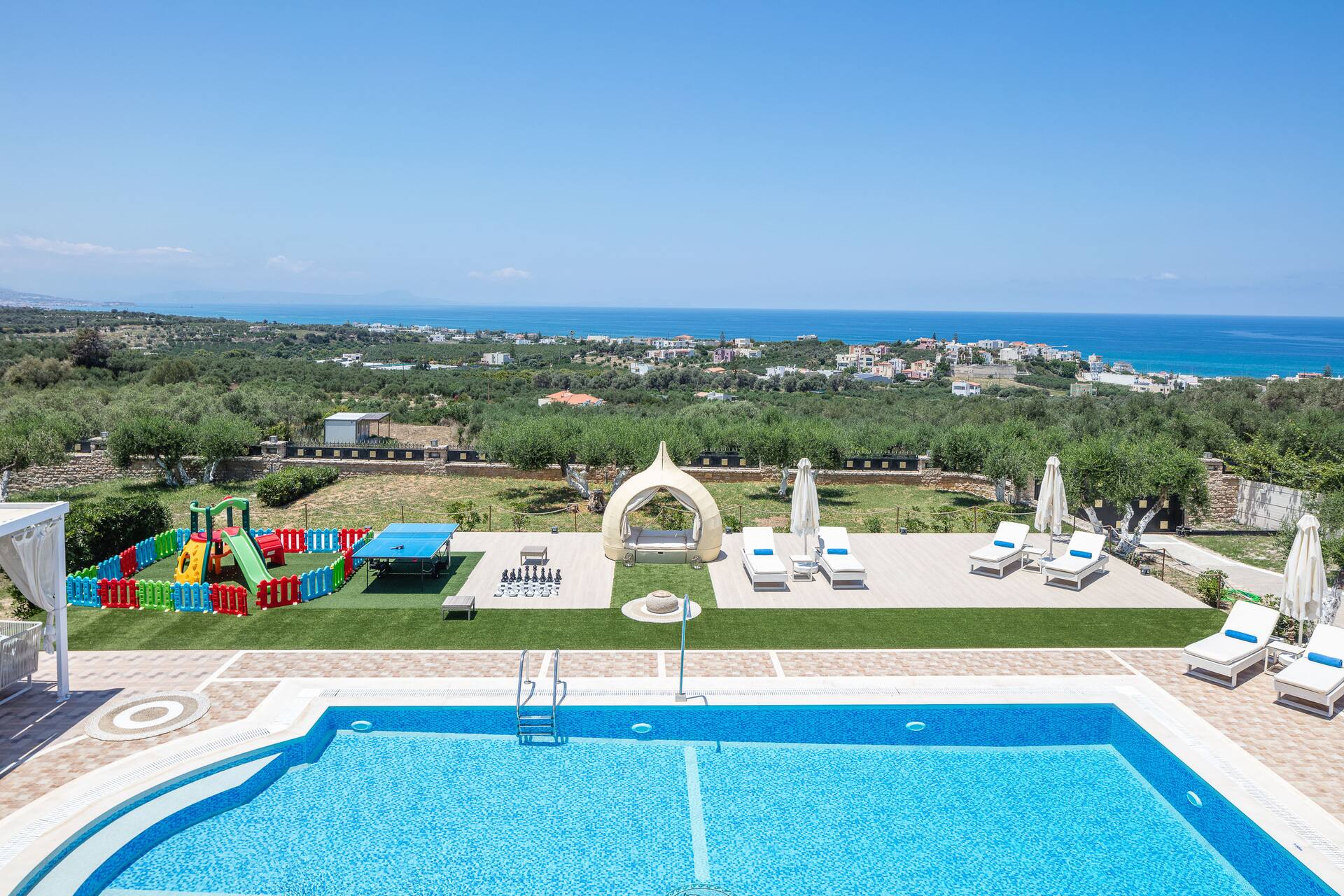 Sunset & Privacy: 100m² Pool & Heated Indoor Pool — foto 1