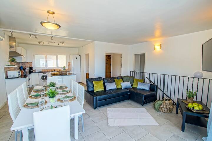 Villa with great sea and sunset view, pool gallery image 3