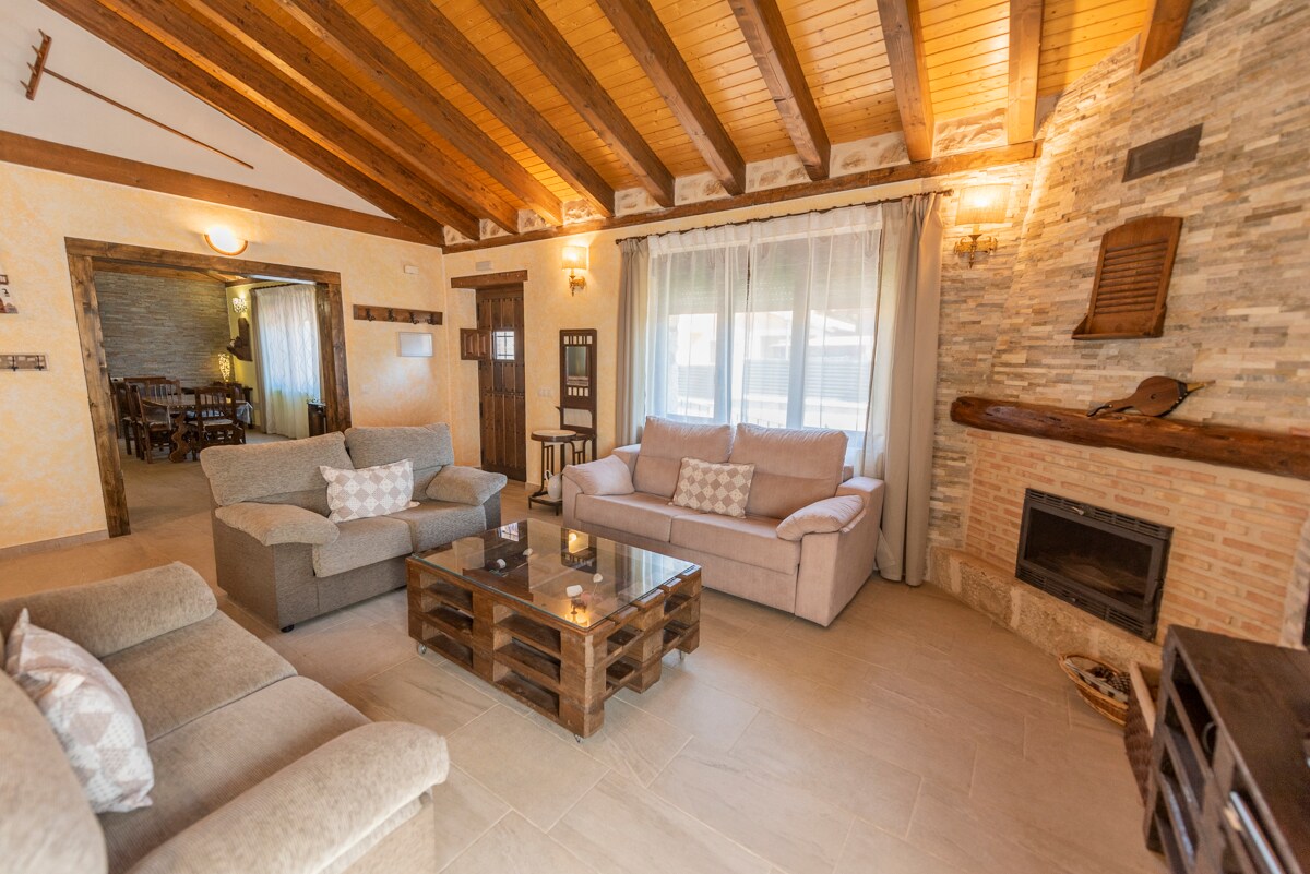 Casa Entre Hoces-10-12pax-Garden and barbecue 5